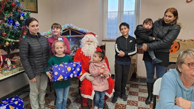 Enfants avec le Père Noël